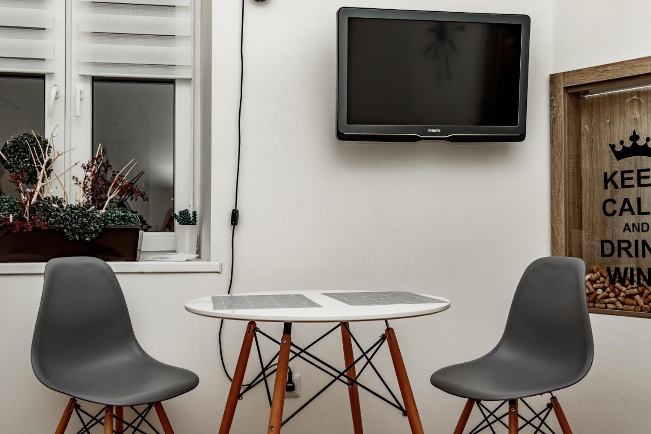 Loft Apartment Львов Экстерьер фото